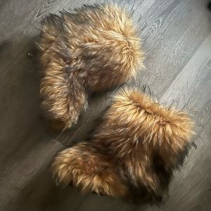fur boots